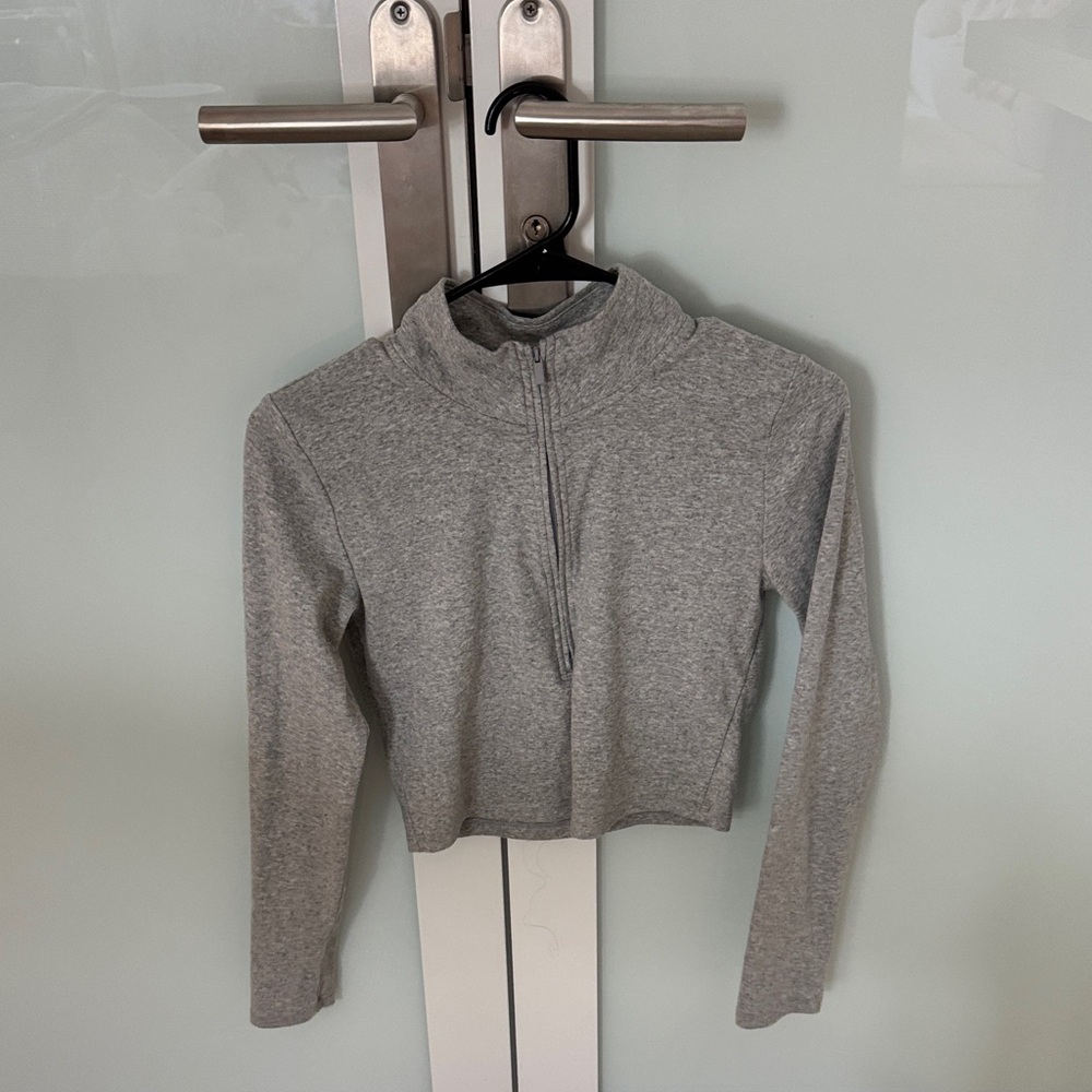 Aritzia Sunday Best Heather Gray Zip-Up Top crop M
